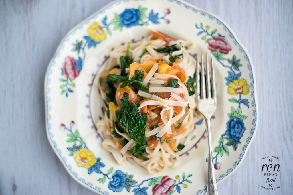 Clearspring Gluten Free Brown Rice Noodles with Spinach and Tomato